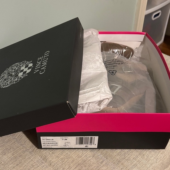 Vince Camuto Erillie Wild Mushroom Ankle Booties with Buckle Detail - Picture 2 of 2